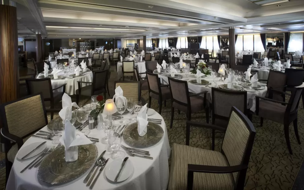 Windstar Star Pride Interior AmphorA Restaurant 12.jpg